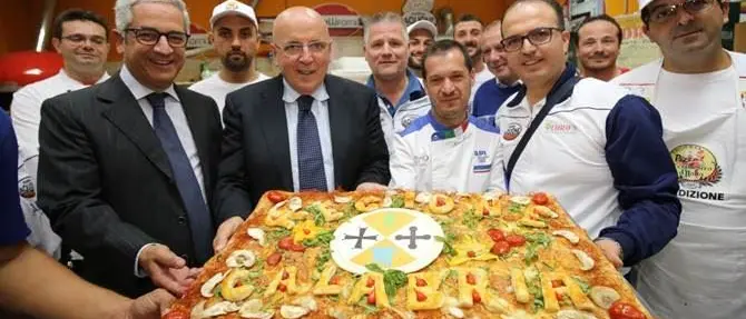 Rende, Oliverio ai pizzaioli: «siate ambasciatore di una Calabria laboriosa ed onesta»