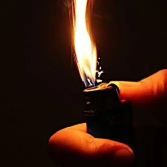 Reggio, arrestato mentre appicca un incendio