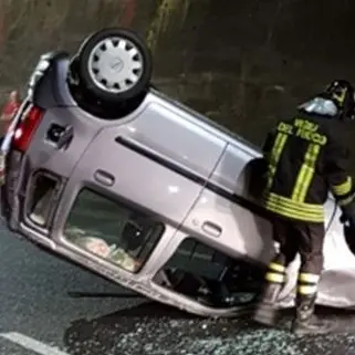Catanzaro, si ribalta con l’auto su viale De Filippis: illeso