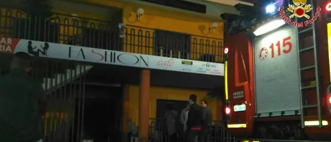 Incendiato un bar a San Calogero, indagano i carabinieri