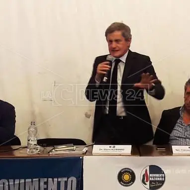 Gianni Alemanno a Vibo: «Italia svenduta a Ue e finanza internazionale» (VIDEO)