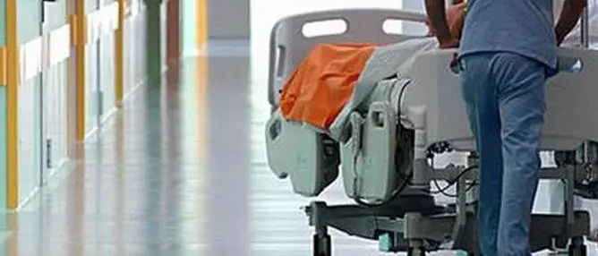 Catanzaro, morte 71enne: 4 medici a giudizio