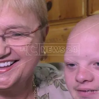 Lidia Bastianich e Oliverio ospiti a cena della Progetto Sud di don Giacomo Panizza (VIDEO)