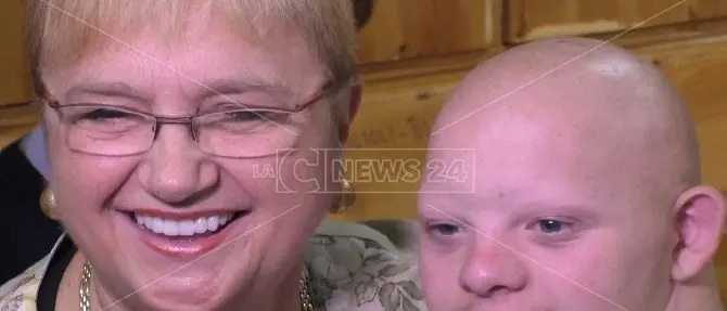 Lidia Bastianich e Oliverio ospiti a cena della Progetto Sud di don Giacomo Panizza (VIDEO)