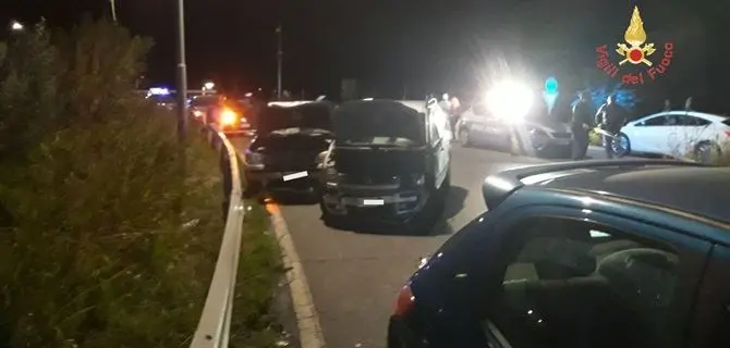 Catanzaro, scontro tra quattro auto: sei persone coinvolte