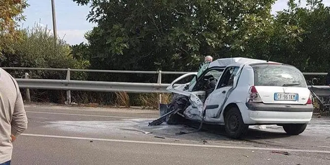 Tragico impatto auto-camion a Corigliano, perde la vita 68enne