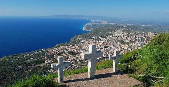 Palmi dedica “Capo Barbi” alle vittime del mare