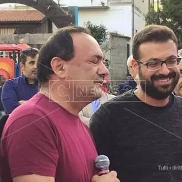 Riace, tutti in piazza per Lucano (FOTO)