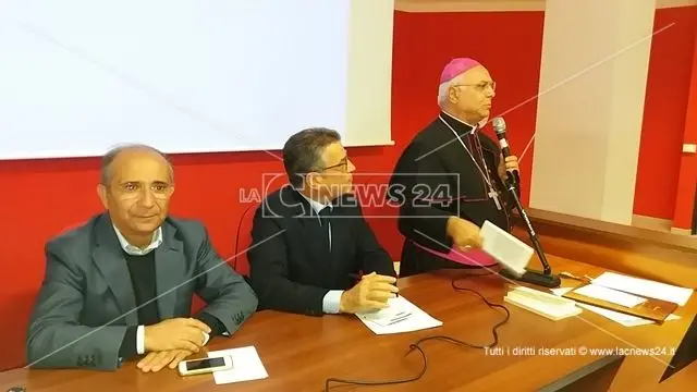 Cosenza, la lezione di Bertolone nella giornata dei doveri (VIDEO)