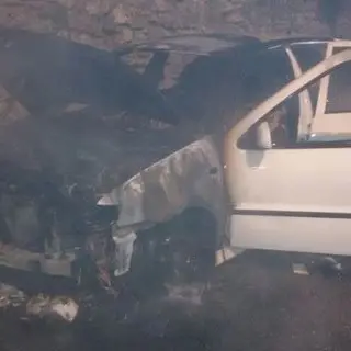 Auto in fiamme a Borgia, la conducente riesce ad abbandonare il mezzo