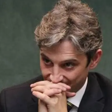 Renzi in Calabria: “L’impegno del Centrosistra regionale per… la pulizia della stazione di Ricadi”