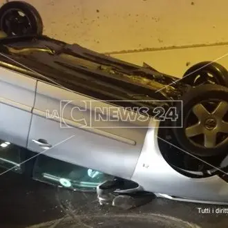 Catanzaro, incidente sulla statale 106: 4 feriti