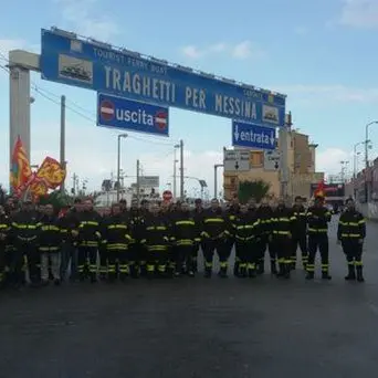 Protesta dei Vigili del fuoco a Villa San Giovanni