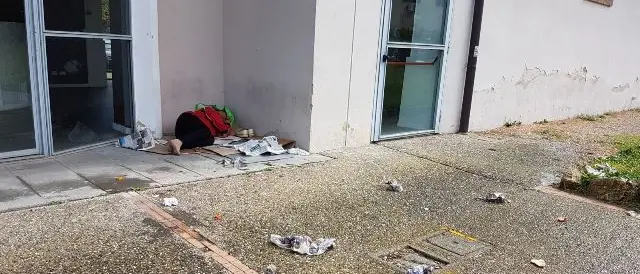 Cosenza: bivacca in chiesa in stato di alterazione alcolica, interviene la polizia municipale