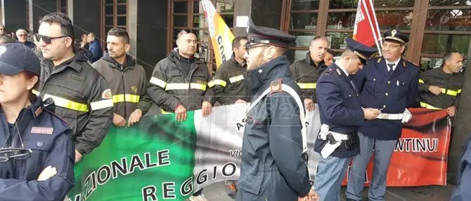 Il tour di Renzi in Calabria parte da Reggio, contestatori allontanati (VIDEO)