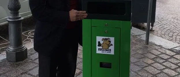Catanzaro, posizionati i contenitori per le deiezioni canine