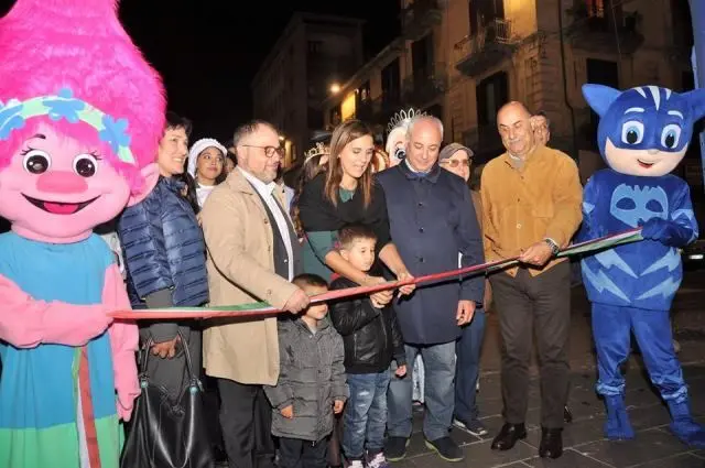 Cosenza, taglio del nastro alla Festa del Cioccolato (VIDEO)