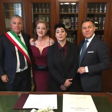 Il Sì di Rosa e Samantha: a Rossano la prima unione civile tra donne