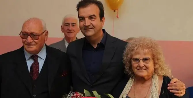 Festeggiano 60 anni di matrimonio, l’omaggio del sindaco Occhiuto