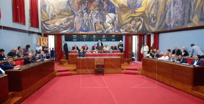 Catanzaro, il Consiglio vara il bilancio consolidato 2016