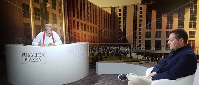 Pubblica Piazza | Politica e Premio Telesio