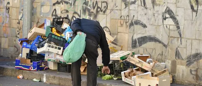 Contrasto alla povertà, Nicolò: “Le proposte di legge rimangono ferme”