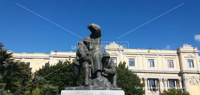 Catanzaro, celebrata la giornata dell’Unità nazionale e delle Forze armate (FOTO-VIDEO)