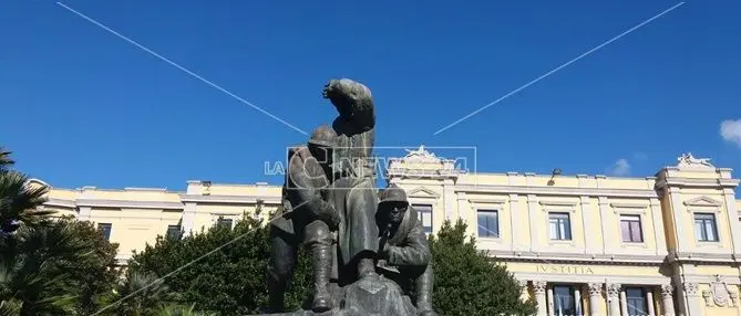 Catanzaro, celebrata la giornata dell’Unità nazionale e delle Forze armate (FOTO-VIDEO)