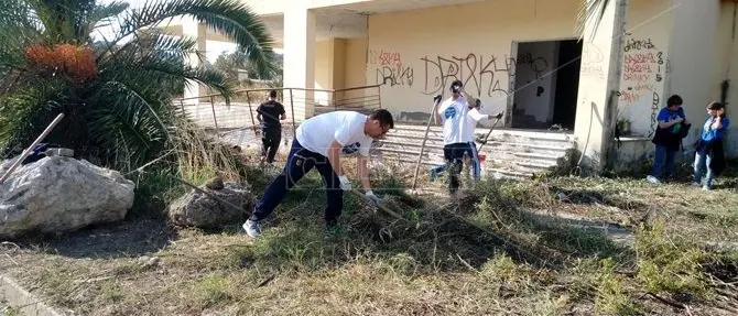 Catanzaro, bonificato l’edificio in viale Isonzo (FOTO-VIDEO)