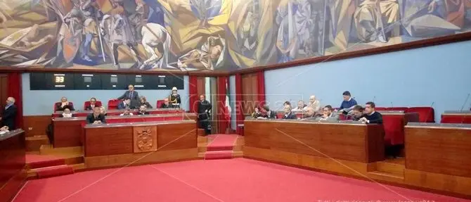 Catanzaro, Consiglio: i revisori bocciano la variazione di bilancio