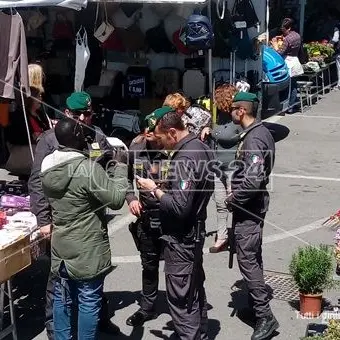Catanzaro, mercato rionale di Lido: denunce e sequestri