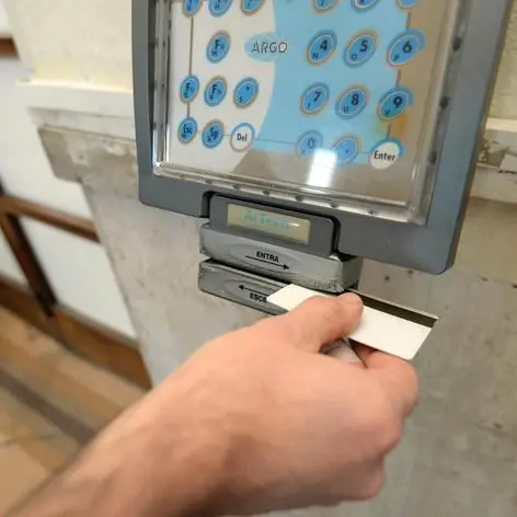 Alla Regione arriva (finalmente) il badge elettronico, ma Nesci punge: «Casta all’avanguardia»