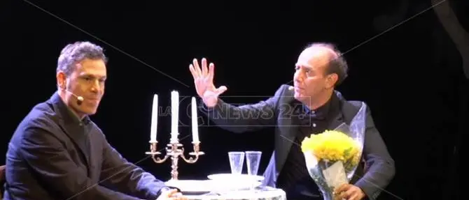 A Catanzaro successo per “Tanti lati, latitanti” di Ale e Franz (VIDEO)