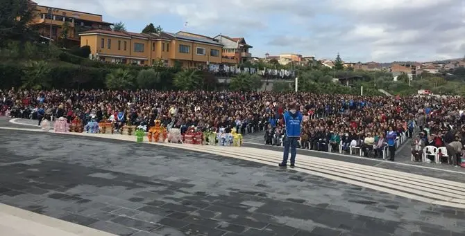 Paravati, il vescovo: «Non credete alle bugie, Natuzza santa solo nella Chiesa» (VIDEO)