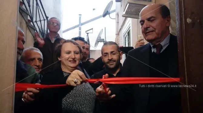 Catanzaro, Bersani inaugura la sede politica di Art 1-Mdp: «Riprendiamo il cammino»