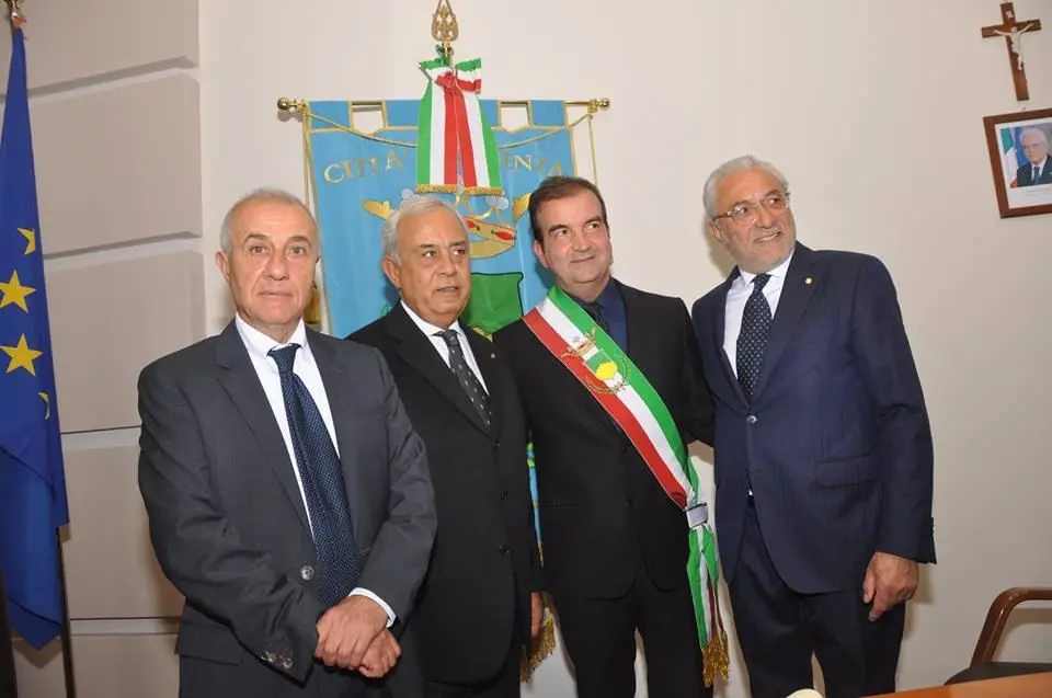 Cosenza, cittadinanza onoraria a tre servitori dello Stato (FOTO)