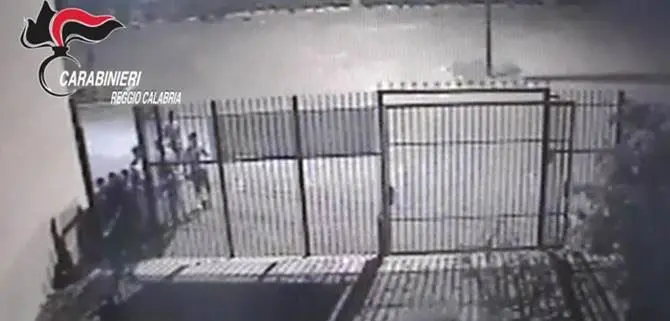 Prete pestato a sangue in canonica a Reggio, giovane accusato di tentato omicidio