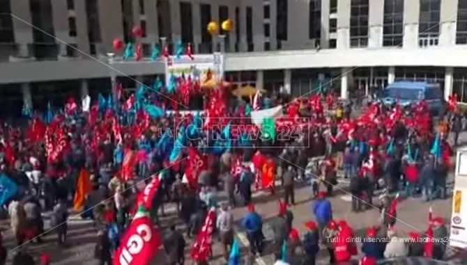 Protesta Cgil e Uil, ci sono anche i sindaci della Piana di Gioia Tauro