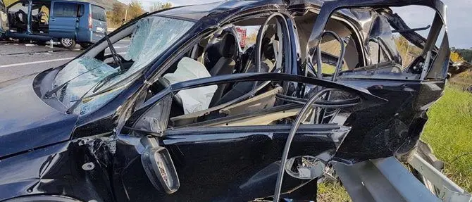 Tragico impatto sulla 106 a Villapiana, muore trentenne