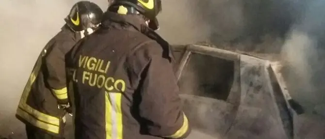 Bruciano l’auto al parroco di origini africane solo da un mese a Scandale