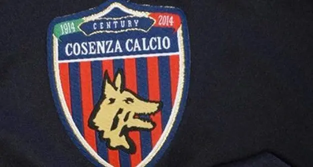 Il Cosenza e il gioco degli ologrammi sognando la Serie A