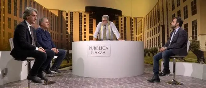 PUBBLICA PIAZZA | Il confronto tra Aieta e Magno