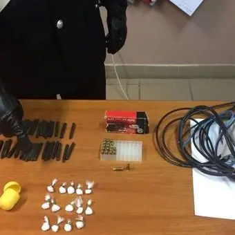 Munizioni e cocaina in casa, due arresti a Badolato