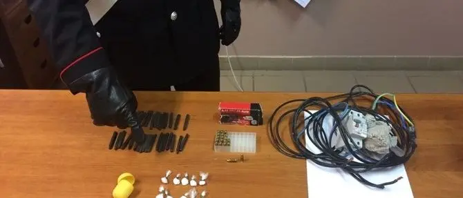 Munizioni e cocaina in casa, due arresti a Badolato