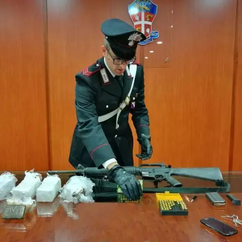 Armi e droga sequestrati ad un pregiudicato di Cosenza