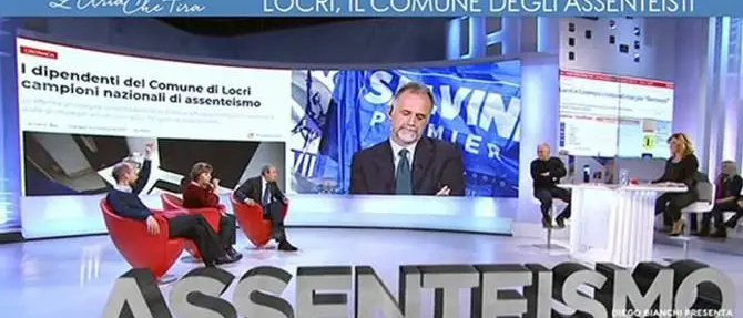 Gasparri attacca in Tv il sindaco di Locri: «Se non è capace, si dimetta»