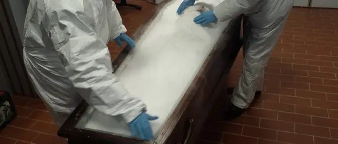 Donna morta a Bologna, ibernata da un’azienda vibonese e spedita a Mosca