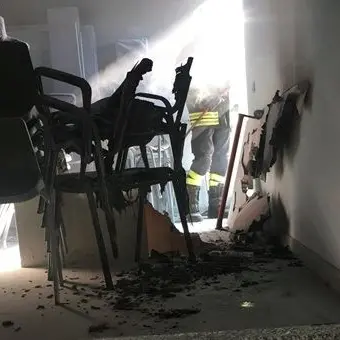 In fiamme l'istituto professionale Maiorana a Girifalco (FOTO)