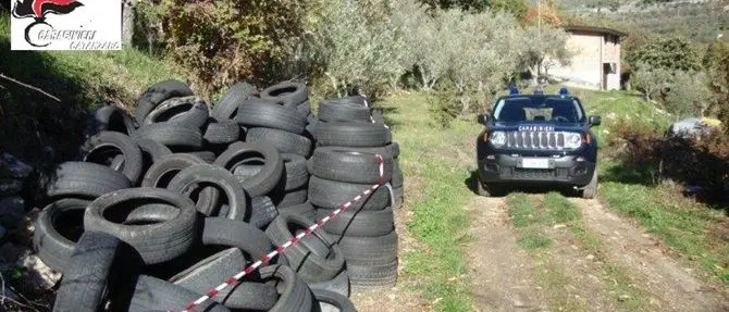 Catanzaro, sequestrato un deposito abusivo di pneumatici