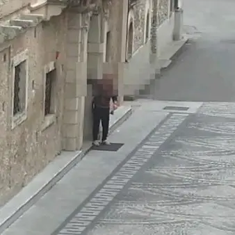 Assenteismo, blitz dei carabinieri nel Comune di Sant'Ilario dello Ionio: 11 misure cautelari (VIDEO)